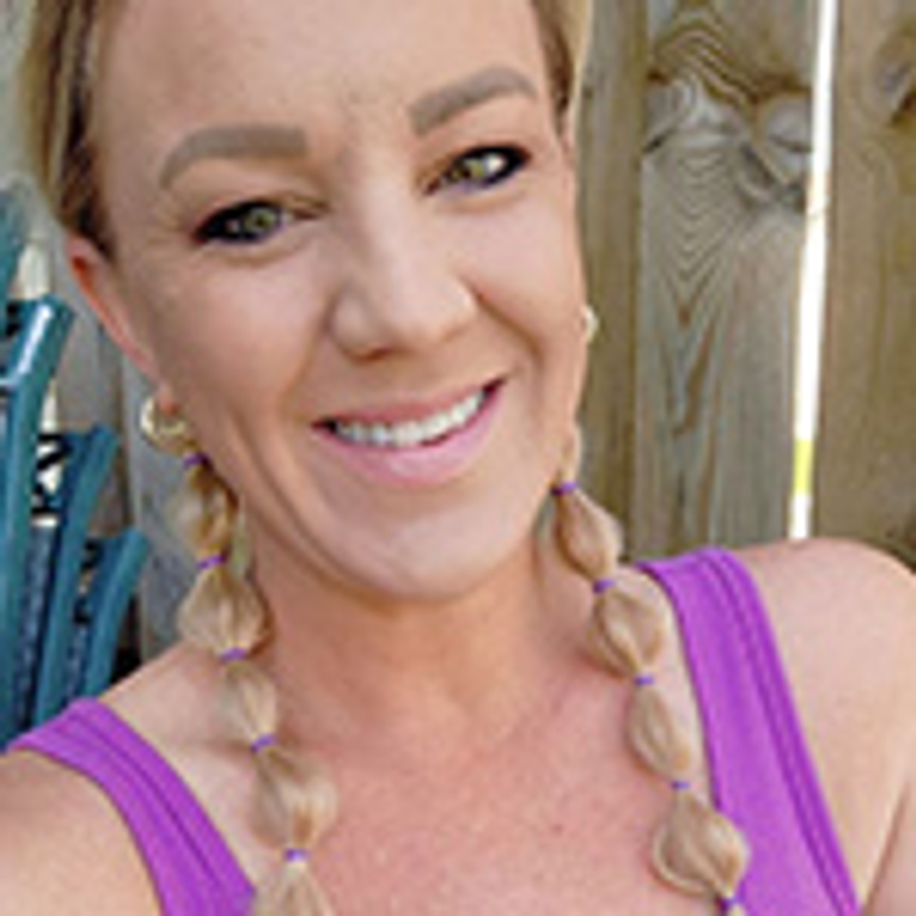 Miriam, 37